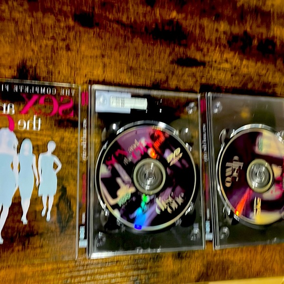 SEX AND THE CITY - Seasons 1 & 2 - Picture 4 of 6
